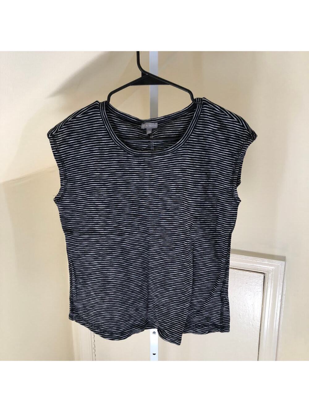 T by Talbot EUC Women's Black White Stripe Cap Sleeve Tee Cutout Back MP